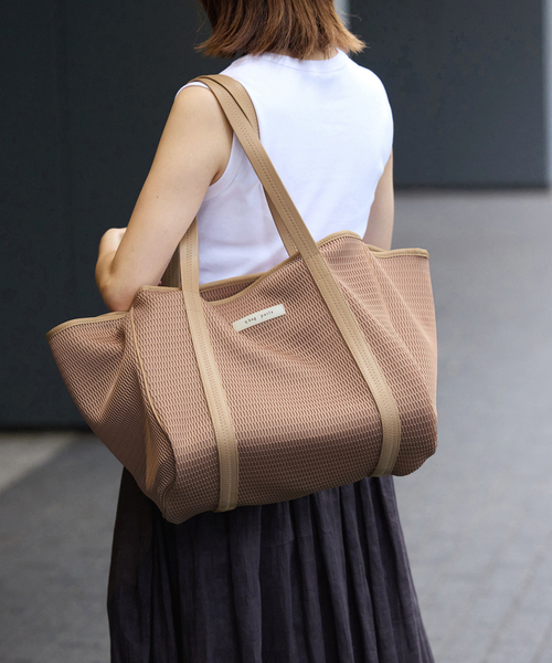 IENA（イエナ）の「qbag paris/キューバッグ パリ NEST ZIP L バッグ（トートバッグ・レディース・ベージュ/タン・FREE）」の2枚目の写真
