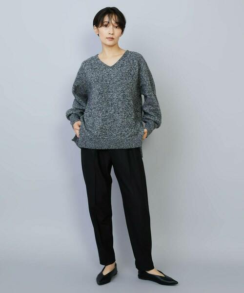 MOGA（モガ）の「クーマラムカシミヤＶネックニット（ニット/セーター・レディース・ブラウン系その他/グレー系その他・2）」の4枚目の写真