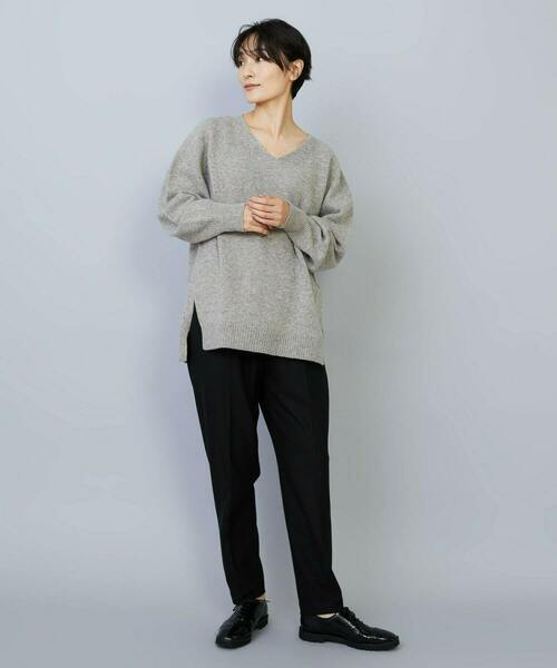 MOGA（モガ）の「クーマラムカシミヤＶネックニット（ニット/セーター・レディース・ブラウン系その他/グレー系その他・2）」の15枚目の写真