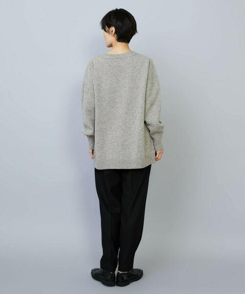 MOGA（モガ）の「クーマラムカシミヤＶネックニット（ニット/セーター・レディース・ブラウン系その他/グレー系その他・2）」の18枚目の写真