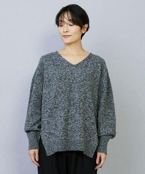 MOGA（モガ）の「クーマラムカシミヤＶネックニット（ニット/セーター・レディース・ブラウン系その他/グレー系その他・2）」の22枚目の写真