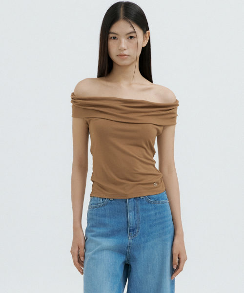 LUCIR ZU(ルシールズ)の「Convertible Drape Off-Shoulder Top (brown)(Tシャツ/カットソー・レディース・その他・FREE)」の2枚目の写真
