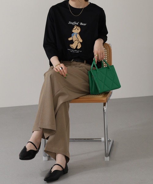 BRODIAEA(ブローディア)の「BRODIAEA テディベアプリント7分袖Tシャツ(Tシャツ/カットソー・レディース・ワインレッド/ダークグリーン/ブラック/グレイッシュベージュ・40)」の9枚目の写真
