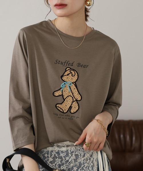 BRODIAEA(ブローディア)の「BRODIAEA テディベアプリント7分袖Tシャツ(Tシャツ/カットソー・レディース・ワインレッド/ダークグリーン/ブラック/グレイッシュベージュ・40)」の11枚目の写真