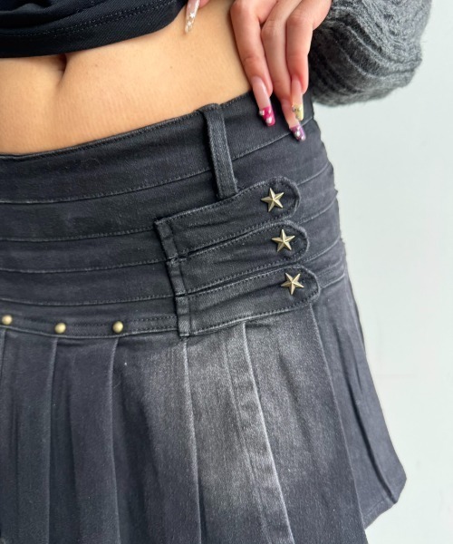 SHAGGIE(シャギー)の「スタッズ付きデニムプリーツミニスカート(デニムスカート・レディース・ブラック/ブルー・SMALL/MEDIUM)」の11枚目の写真