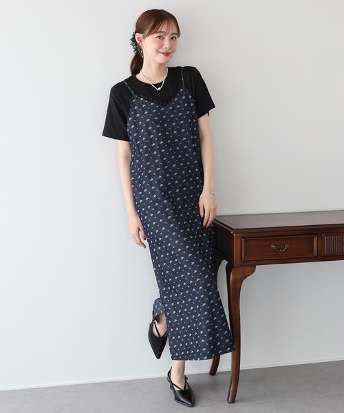 BLUEEAST(ブルーイースト)の「デニムライクフラワーレースワンピース(ワンピース・レディース・ネイビー/ブルー・MEDIUM/LARGE)」の2枚目の写真