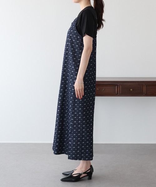 BLUEEAST(ブルーイースト)の「デニムライクフラワーレースワンピース(ワンピース・レディース・ネイビー/ブルー・MEDIUM/LARGE)」の19枚目の写真