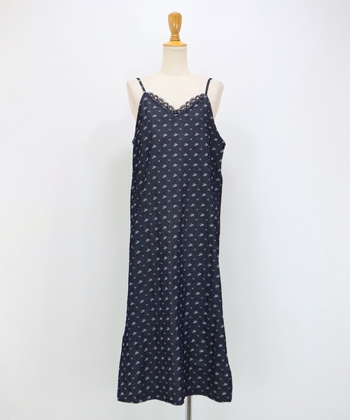 BLUEEAST(ブルーイースト)の「デニムライクフラワーレースワンピース(ワンピース・レディース・ネイビー/ブルー・MEDIUM/LARGE)」の16枚目の写真