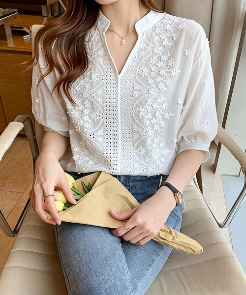 ONEP STAR（ワンピスター）の「フラワー刺繍カットワークブラウス（シャツ/ブラウス・レディース・ホワイト・MEDIUM/LARGE/X-LARGE）」の2枚目の写真