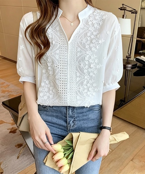 ONEP STAR（ワンピスター）の「フラワー刺繍カットワークブラウス（シャツ/ブラウス・レディース・ホワイト・MEDIUM/LARGE/X-LARGE）」の3枚目の写真