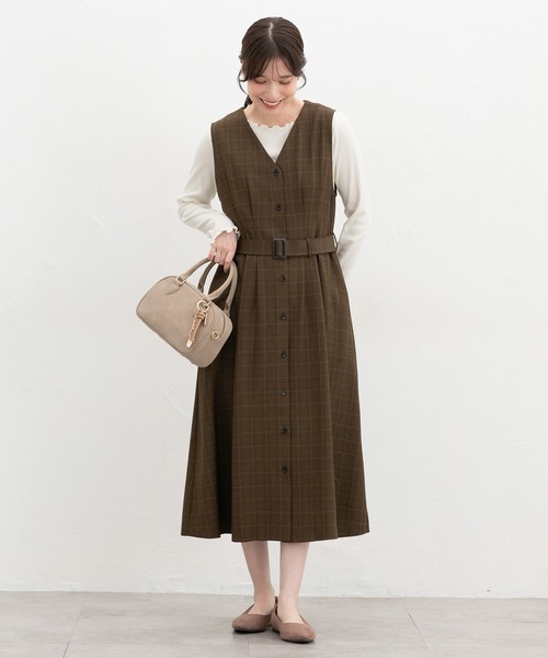 Honeys(ハニーズ)の「Vネックジレジャンスカ(ジャンパースカート・レディース・ブラック系その他2/ブラック/ブラック×グレー・3L/L/LL/M/S)」の15枚目の写真