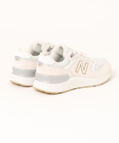 NEW BALANCE（ニューバランス）の「new balance ニューバランス WALKING FRESH FOAM X 880 V7【幅広2E】レディーススニーカー(ウォーキングフレッシュフォームX880) W88087V リネン（スニーカー・レディース・ホワイト・23.5cm/24.0cm/24.5cm/22.5cm/23.0cm/25.0cm）」の2枚目の写真