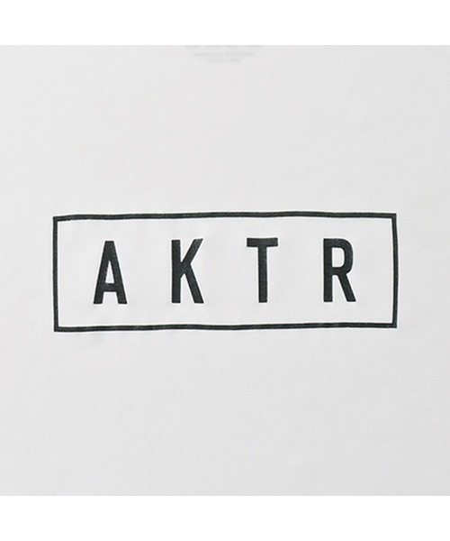 AKTR（アクター）の「AKTR BASIC AKTR LOGO SPORTS TEE（アクター ベーシック アクター ロゴ スポーツ ティー）（Tシャツ/カットソー・メンズ・ブラック系/ホワイト系・MEDIUM/X-LARGE/LARGE）」の3枚目の写真