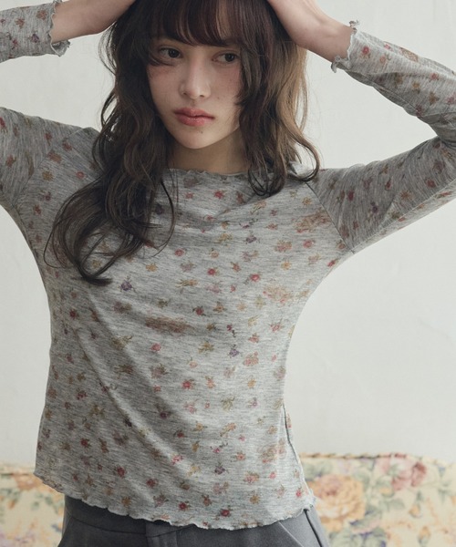 LiLIN（リリン）の「小花柄メローカットソー / flower mellow top（Tシャツ/カットソー・レディース・アイボリー/グレー・FREE）」の19枚目の写真