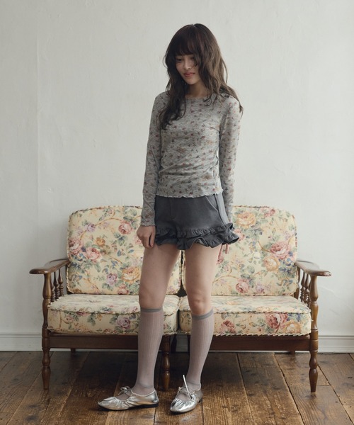 LiLIN（リリン）の「小花柄メローカットソー / flower mellow top（Tシャツ/カットソー・レディース・アイボリー/グレー・FREE）」の6枚目の写真
