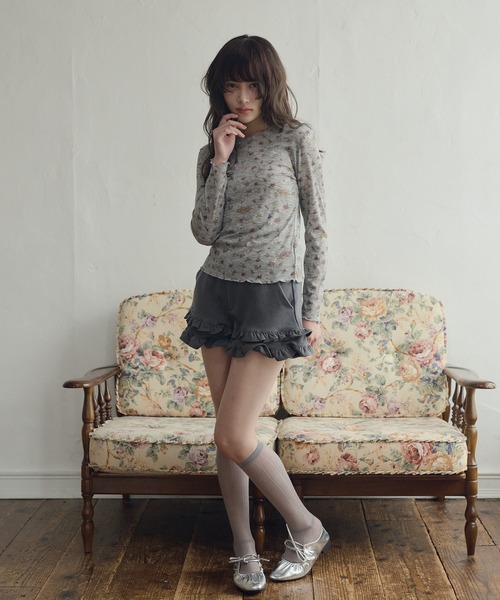 LiLIN（リリン）の「小花柄メローカットソー / flower mellow top（Tシャツ/カットソー・レディース・アイボリー/グレー・FREE）」の8枚目の写真