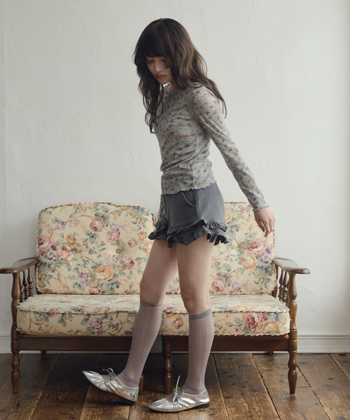 LiLIN（リリン）の「小花柄メローカットソー / flower mellow top（Tシャツ/カットソー・レディース・アイボリー/グレー・FREE）」の9枚目の写真