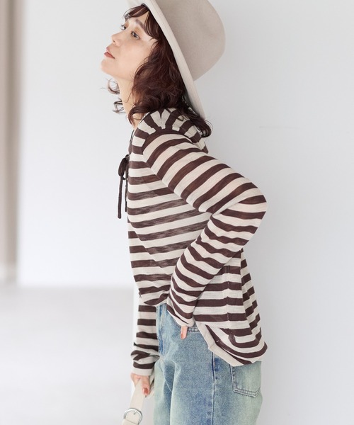 gossara（ゴサラ）の「【gossara いつものボーダーを新鮮に】レースアップシアーニットプルオーバー（Tシャツ/カットソー・レディース・グレー/ブラウン系その他・FREE）」の5枚目の写真