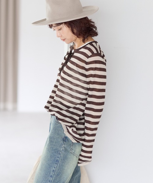 gossara（ゴサラ）の「【gossara いつものボーダーを新鮮に】レースアップシアーニットプルオーバー（Tシャツ/カットソー・レディース・グレー/ブラウン系その他・FREE）」の6枚目の写真