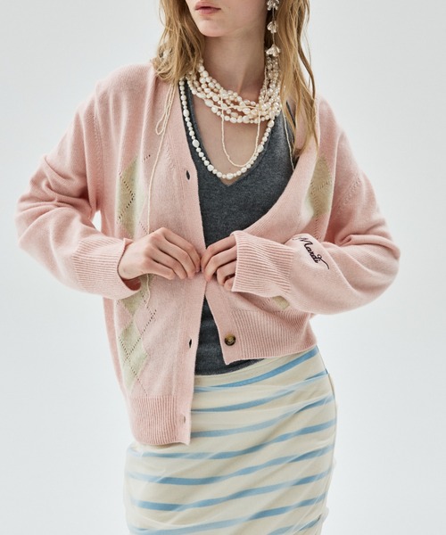 Mardi Mercredi（マルディメクルディ）の「CASHMERE BLEND CARDIGAN V NECK ARGYLE PUNCHING DETAIL / カシミヤ ブレンド カーディガン Vネック アーガイル パンチング ディテール（カーディガン/ボレロ・レディース・ピンク/ネイビー/グレー/チャコールグレー・FREE）」の15枚目の写真