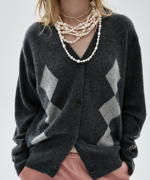 Mardi Mercredi（マルディメクルディ）の「CASHMERE BLEND CARDIGAN V NECK ARGYLE PUNCHING DETAIL / カシミヤ ブレンド カーディガン Vネック アーガイル パンチング ディテール（カーディガン/ボレロ・レディース・ピンク/ネイビー/グレー/チャコールグレー・FREE）」の8枚目の写真