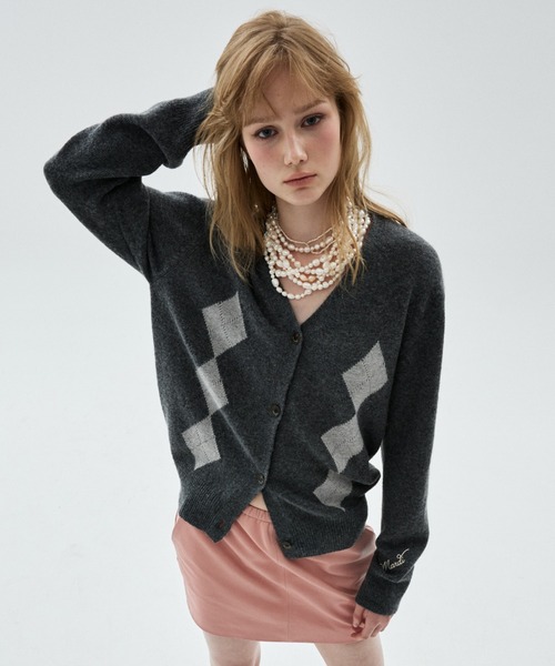 Mardi Mercredi（マルディメクルディ）の「CASHMERE BLEND CARDIGAN V NECK ARGYLE PUNCHING DETAIL / カシミヤ ブレンド カーディガン Vネック アーガイル パンチング ディテール（カーディガン/ボレロ・レディース・ピンク/ネイビー/グレー/チャコールグレー・FREE）」の5枚目の写真