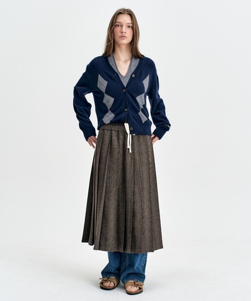 Mardi Mercredi（マルディメクルディ）の「CASHMERE BLEND CARDIGAN V NECK ARGYLE PUNCHING DETAIL / カシミヤ ブレンド カーディガン Vネック アーガイル パンチング ディテール（カーディガン/ボレロ・レディース・ピンク/ネイビー/グレー/チャコールグレー・FREE）」の11枚目の写真