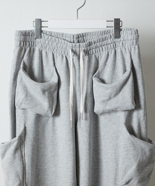 NUMBER (N)INE(ナンバーナイン)の「FIRM COTTON LIGHT SHORT PILE 6 POCKET EASY SWEAT PANTS / ファーム コットン ライト ミニ裏毛 ボックス型 6ポケット イージー スウェットパンツ(スウェットパンツ・メンズ・ブラック/トップグレー・M/L/XL)」の9枚目の写真