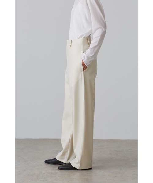 YLEVE(イレーヴ)の「BOURRIENNE × YLEVE / WOOL JERSEY TR / WORKER(その他パンツ・レディース・ホワイト/ネイビー・0/1/2)」の5枚目の写真