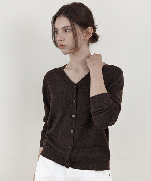 WEDNESDAYOASISFORWOMEN(ウェンズデー オアシス フォー ウーマン)の「NUK ウール Vネック カーディガン_BROWN(WCB6KN102)(カーディガン/ボレロ・レディース・ブラウン・FREE)」の1枚目の写真