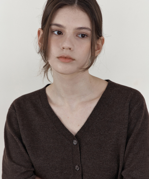 WEDNESDAYOASISFORWOMEN(ウェンズデー オアシス フォー ウーマン)の「NUK ウール Vネック カーディガン_BROWN(WCB6KN102)(カーディガン/ボレロ・レディース・ブラウン・FREE)」の4枚目の写真