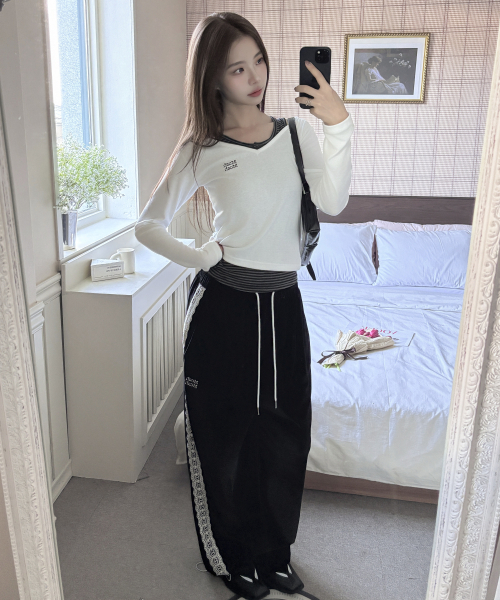 muahmuah（ムーアムーア）の「ベルベット レースストラップ バルーンワイドパンツ [ブラック]（スウェットパンツ・レディース・その他・FREE）」の3枚目の写真