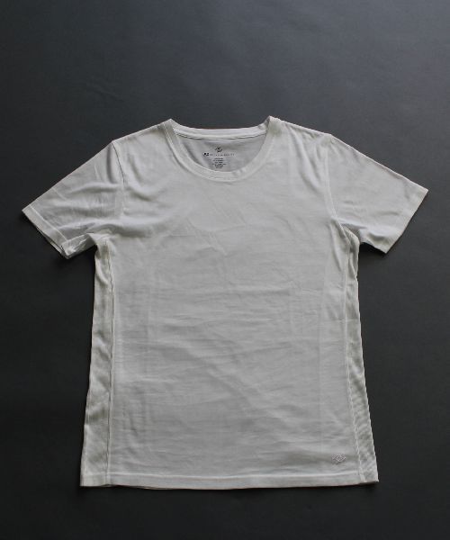 AZ by junhashimoto（エーゼイ バイ ジュンハシモト）の「AZ by junhashimoto （エーゼイ バイ ジュンハシモト） crew neck T（Tシャツ/カットソー・メンズ・ネイビー/ホワイト/ブラック/グレー・SMALL/LARGE/MEDIUM）」の2枚目の写真