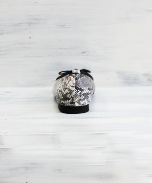 mysty woman（ミスティウーマン）の「ポインテッドトゥバレエシューズ（パンプス・レディース・シルバー/ブラック/レッド/その他1・LARGE/MEDIUM）」の8枚目の写真