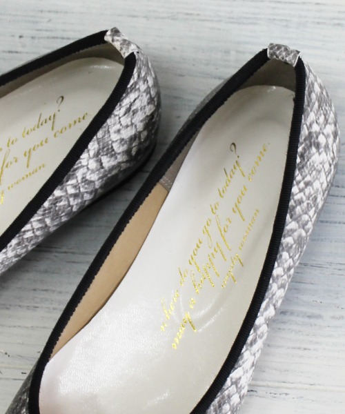 mysty woman（ミスティウーマン）の「ポインテッドトゥバレエシューズ（パンプス・レディース・シルバー/ブラック/レッド/その他1・LARGE/MEDIUM）」の9枚目の写真