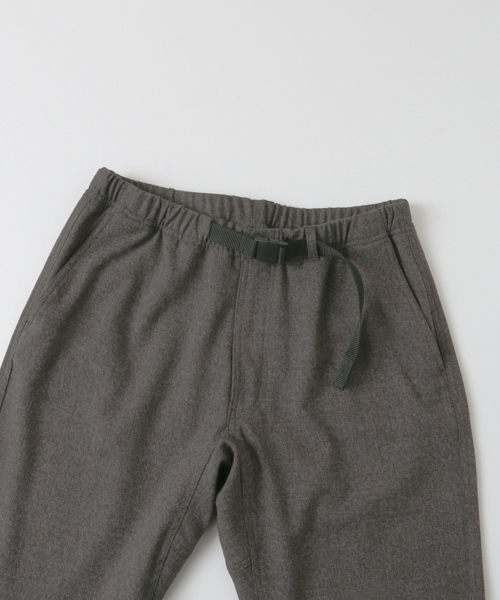 URBAN RESEARCH（アーバンリサーチ）の「UR ウールライクアクティブストレッチパンツ（その他パンツ・メンズ・チャコールグレー/ブルー系その他/ベージュ系その他・LARGE/MEDIUM）」の19枚目の写真