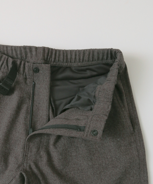 URBAN RESEARCH（アーバンリサーチ）の「UR ウールライクアクティブストレッチパンツ（その他パンツ・メンズ・チャコールグレー/ブルー系その他/ベージュ系その他・LARGE/MEDIUM）」の9枚目の写真