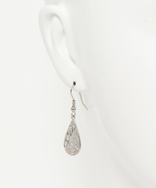 Kahiko(カヒコ)の「【Kahiko】プルメリアドロップピアス(ピアス(両耳用)・レディース・シルバー/ゴールド/ピンクゴールド・FREE)」の6枚目の写真