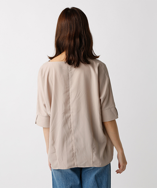 AZUL by moussy（アズールバイマウジー）の「フロントタックVネック七分袖ブラウス（シャツ/ブラウス・レディース・ブラック/ベージュ/オフホワイト・MEDIUM/SMALL）」の5枚目の写真