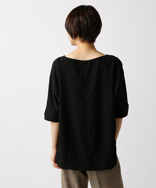 AZUL by moussy（アズールバイマウジー）の「フロントタックVネック七分袖ブラウス（シャツ/ブラウス・レディース・ブラック/ベージュ/オフホワイト・MEDIUM/SMALL）」の13枚目の写真