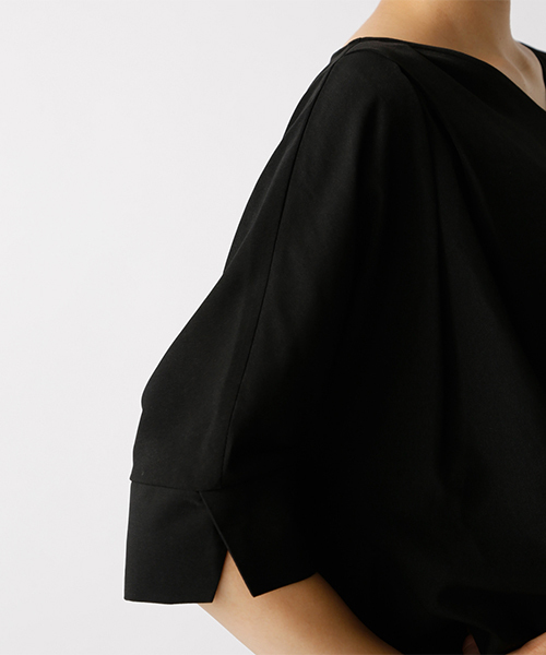 AZUL by moussy（アズールバイマウジー）の「フロントタックVネック七分袖ブラウス（シャツ/ブラウス・レディース・ブラック/ベージュ/オフホワイト・MEDIUM/SMALL）」の15枚目の写真