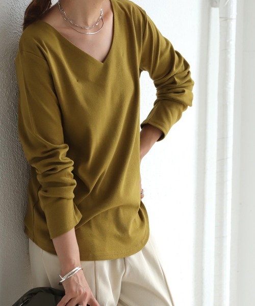 antiqua(アンティカ)の「ベーシックコットンフライスVネックロンT(Tシャツ/カットソー・レディース・ネイビー/杢グレー/カーキ/ブラック/オフホワイト/オートミール/ベージュ系その他/ブラウン系その他/グリーン系その他/バイオレット/グリーン系その他2/ブルー系その他/ライラック/モスグリーン/ベージュ・L/M/S/XL)」の9枚目の写真