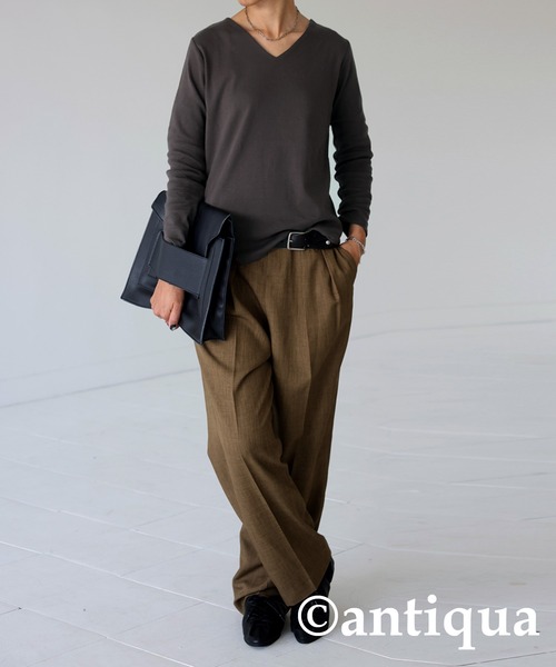 antiqua(アンティカ)の「ベーシックコットンフライスVネックロンT(Tシャツ/カットソー・レディース・ネイビー/杢グレー/カーキ/ブラック/オフホワイト/オートミール/ベージュ系その他/ブラウン系その他/グリーン系その他/バイオレット/グリーン系その他2/ブルー系その他/ライラック/モスグリーン/ベージュ・L/M/S/XL)」の19枚目の写真