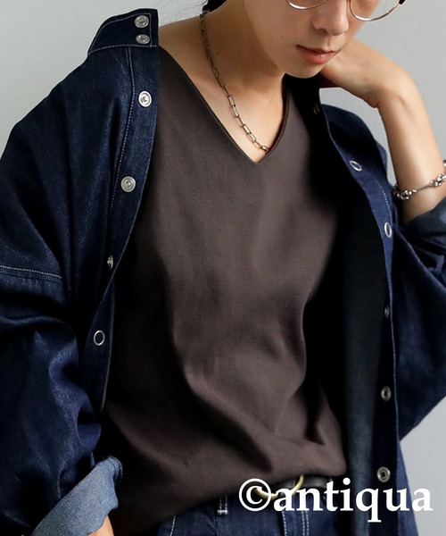antiqua(アンティカ)の「ベーシックコットンフライスVネックロンT(Tシャツ/カットソー・レディース・ネイビー/杢グレー/カーキ/ブラック/オフホワイト/オートミール/ベージュ系その他/ブラウン系その他/グリーン系その他/バイオレット/グリーン系その他2/ブルー系その他/ライラック/モスグリーン/ベージュ・L/M/S/XL)」の21枚目の写真