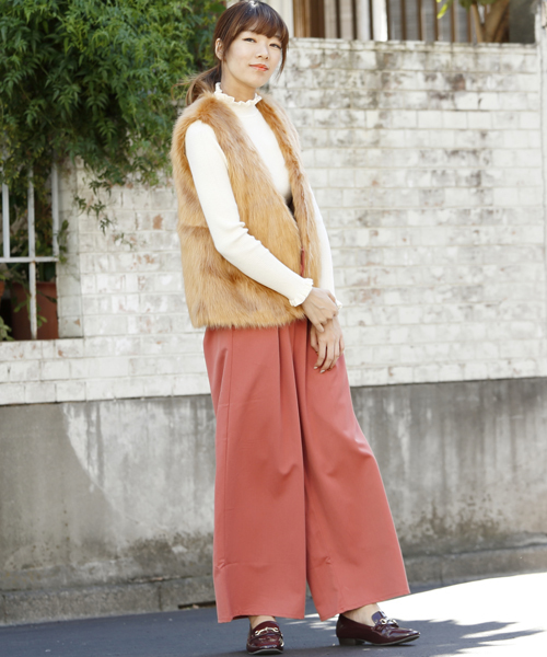 RAY CASSIN（レイカズン）の「フリルハイネックプルオーバー（ニット/セーター・レディース・ブラック/キャメル/パープル/キナリ・FREE）」の13枚目の写真