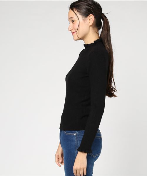 RAY CASSIN（レイカズン）の「フリルハイネックプルオーバー（ニット/セーター・レディース・ブラック/キャメル/パープル/キナリ・FREE）」の9枚目の写真