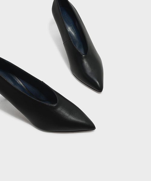 CHARLES & KEITH(チャールズ & キース)の「ポインテッドパンプス/POINTED PUMPS(パンプス・レディース・ブラック/ライトブラウン・22.5cm/23.5cm/23cm/24.5cm/25cm)」の6枚目の写真