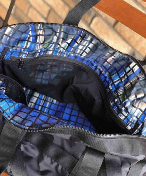 UNDER ARMOUR（アンダーアーマー）の「レディース ダッフルバッグ / ベルトウェイ（ショルダーバッグ・レディース・グリーン/ブラック・ONESIZE）」の11枚目の写真