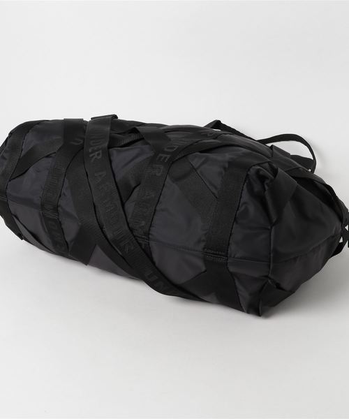 UNDER ARMOUR（アンダーアーマー）の「レディース ダッフルバッグ / ベルトウェイ（ショルダーバッグ・レディース・グリーン/ブラック・ONESIZE）」の4枚目の写真