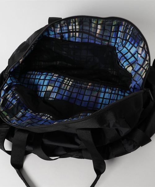 UNDER ARMOUR（アンダーアーマー）の「レディース ダッフルバッグ / ベルトウェイ（ショルダーバッグ・レディース・グリーン/ブラック・ONESIZE）」の5枚目の写真